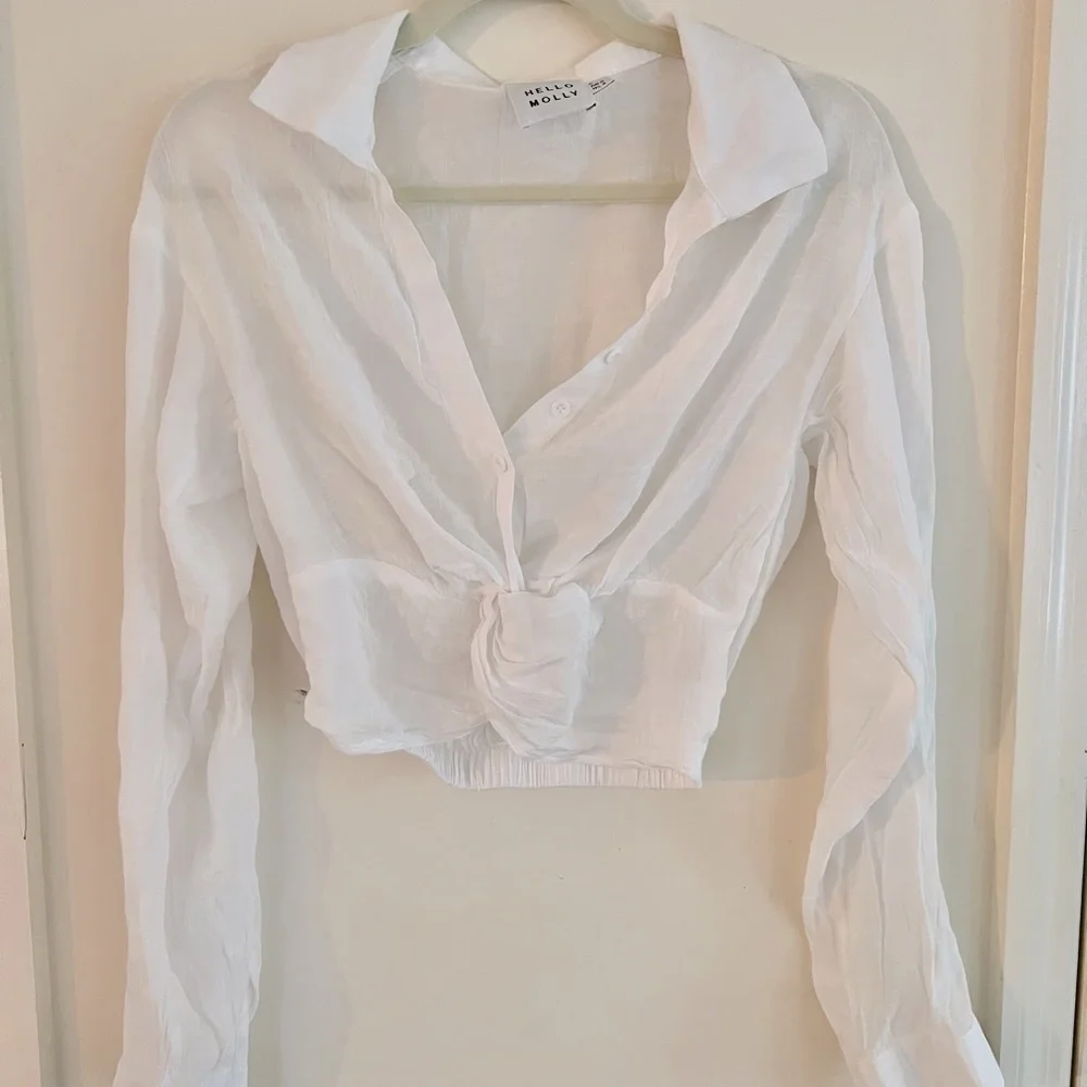 Hello Molly White Twisted Front Crop Shirt - Picture 2 of 3